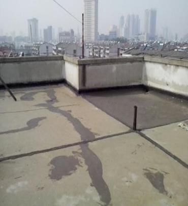 新余漏水维修 楼顶漏水是什么原因，楼顶漏水维修方法是什么?